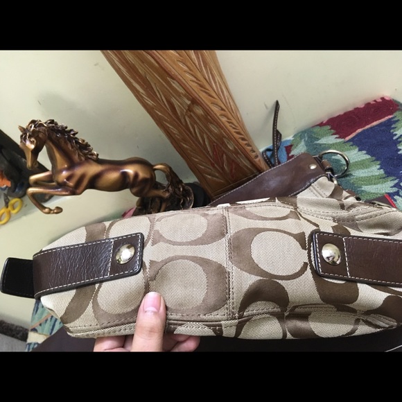 Authentic Coach Zoe Signature Hobo Bag - Picture 16 of 16